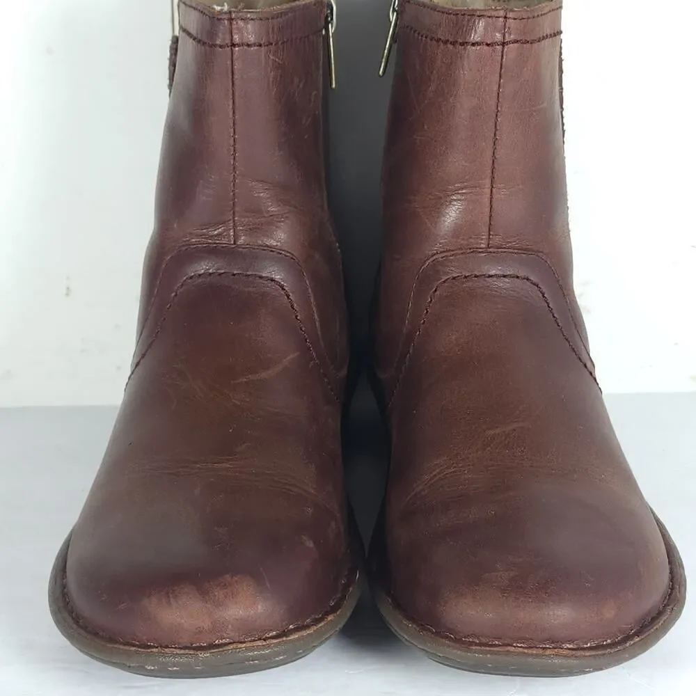 UGG Women's Neevah US6 Brown Leather Sheepskin Lined Side Zip Ankle Boots Bootie